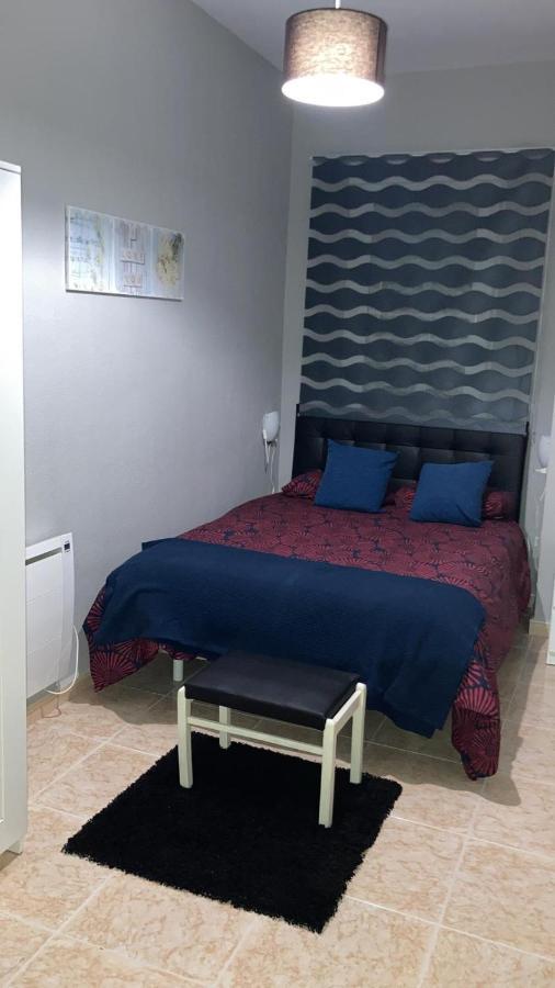Apartamento Las Encinas Apartman Caces Kültér fotó